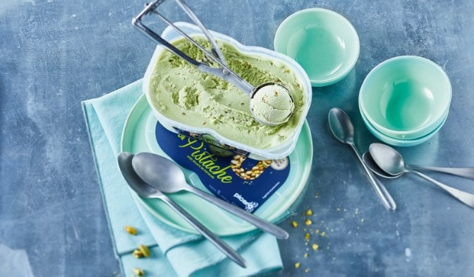 Crème glacée pistache avec éclats de pistache — vue 2